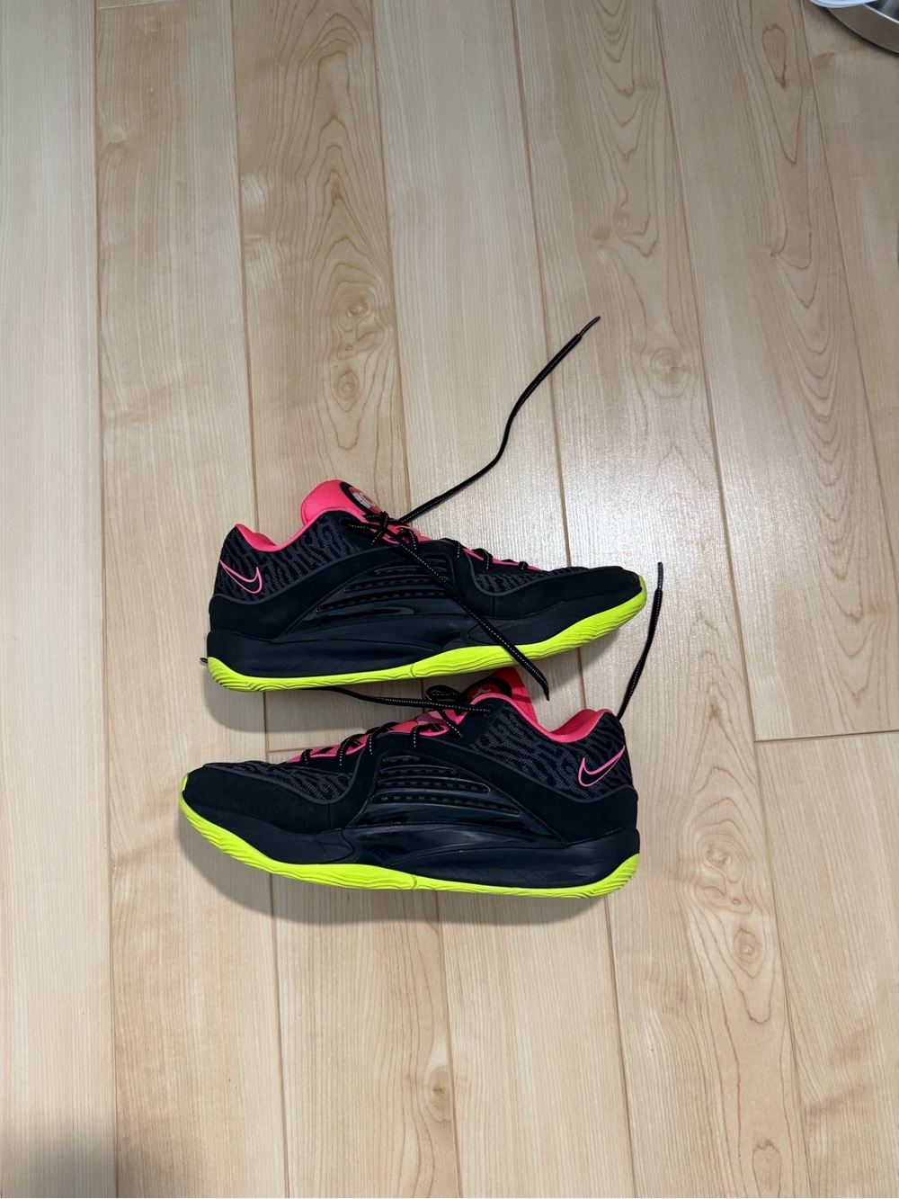KD 16 Nike ID “Yeezy”